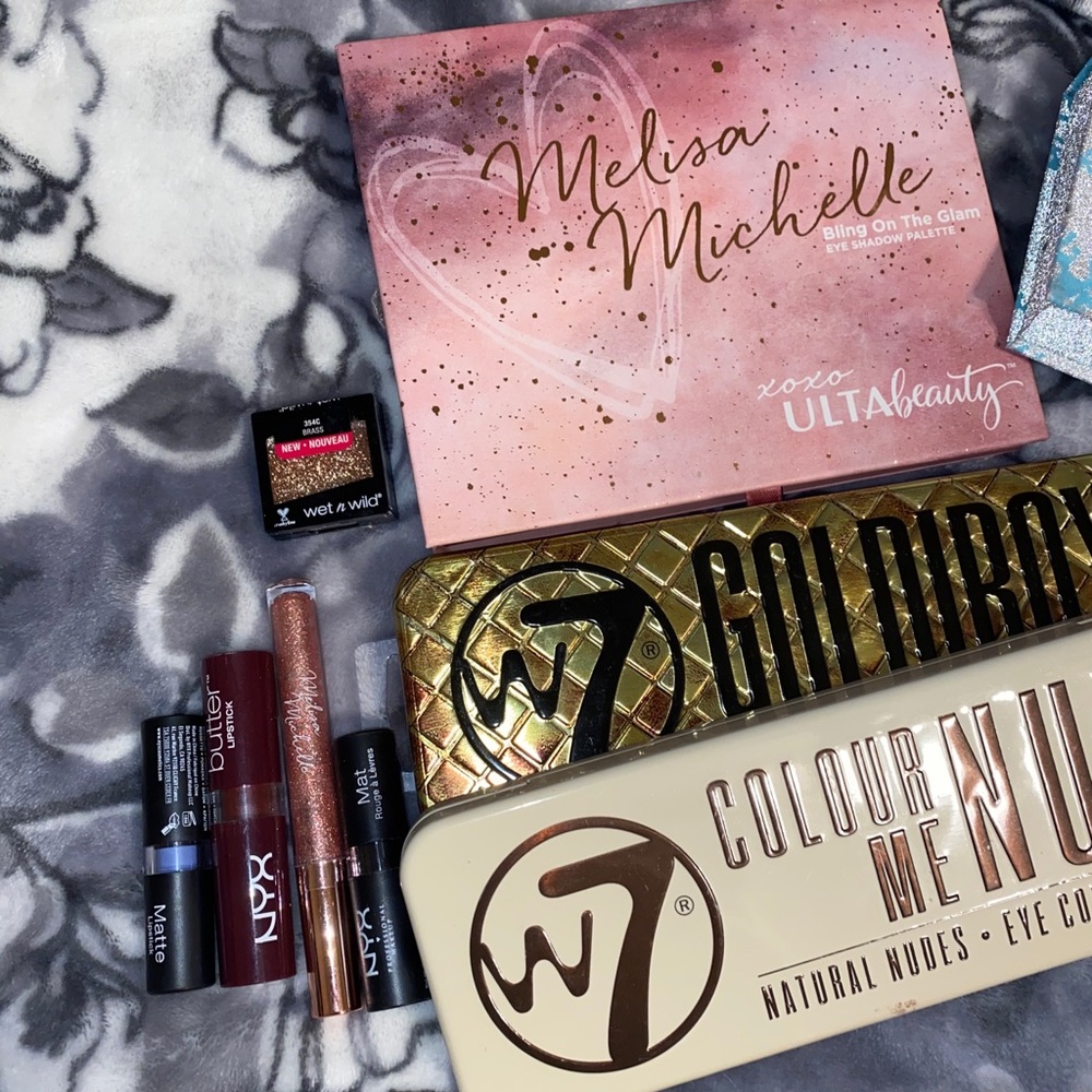 makeup bundle - Picture 4 of 5